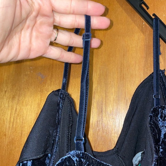 •AMERICAN EAGLE OUTFITTERS•NAVY RUFFLE VELVET/VELOUR SPAGHETTI STRAP DRESS MED - Picture 8 of 8